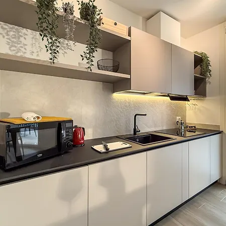 Canova Apartment *
