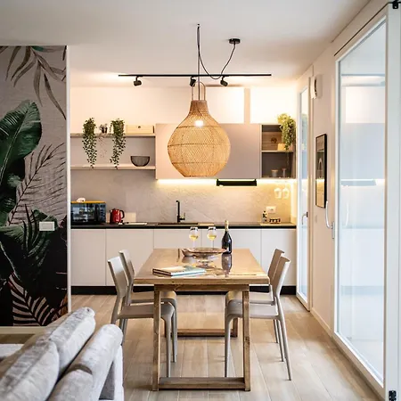 Canova Apartment *